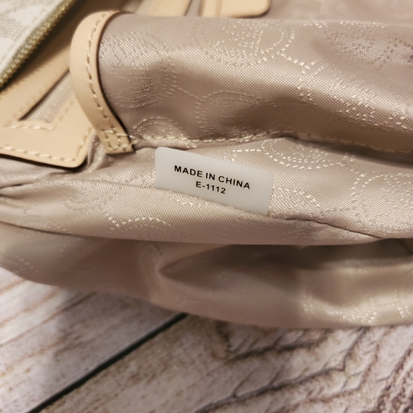 Michael Kors Signature Grayson - Picture 11 of 12